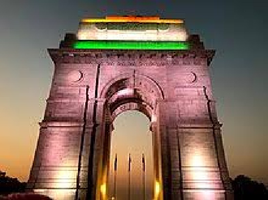 cheapest taxi on booking for India Gate Delhi